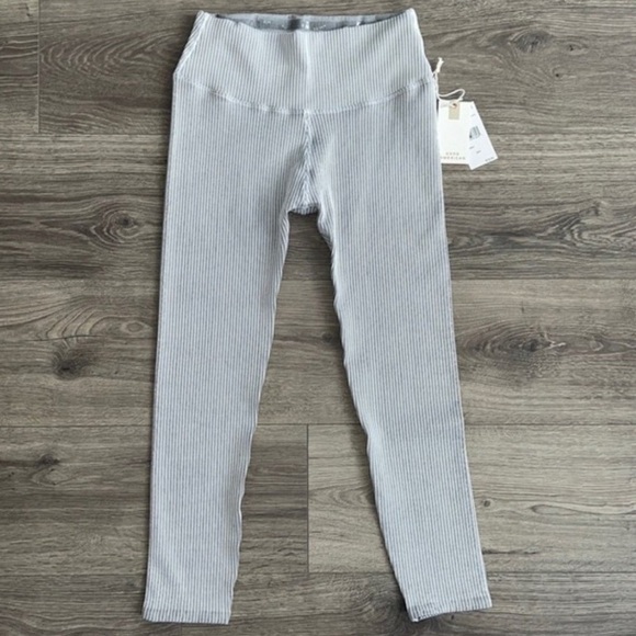 NWT Good American Seamless Core Power Leggings Color White Size Large/X-Large - Picture 2 of 15